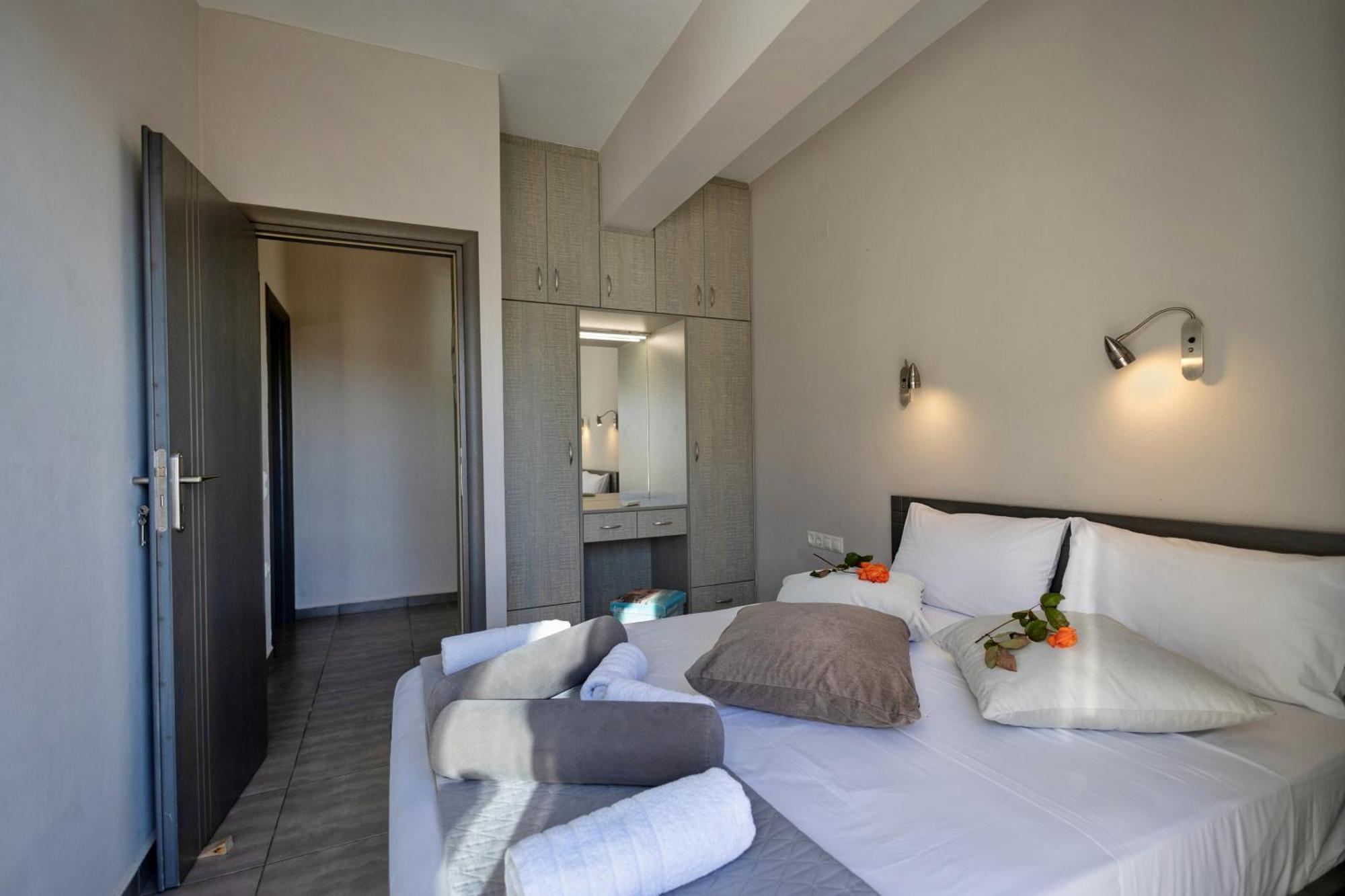 Akrotiri Panorama- Luxury Rental Apartments With Sea View Rodhákinon Exterior foto
