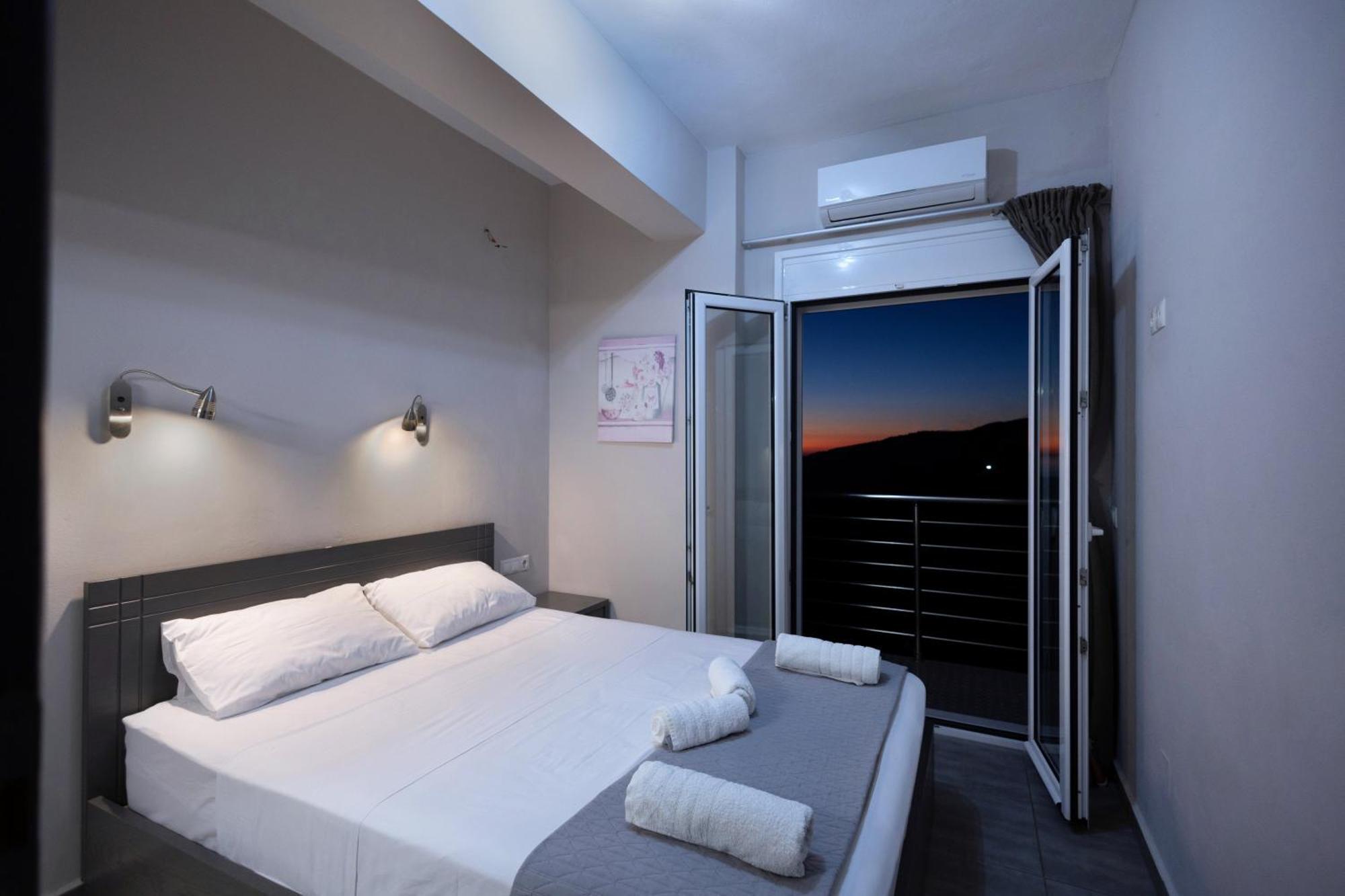Akrotiri Panorama- Luxury Rental Apartments With Sea View Rodhákinon Exterior foto